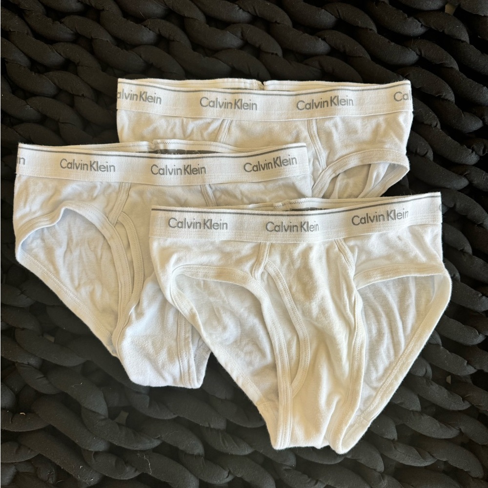 3 small CK underwear